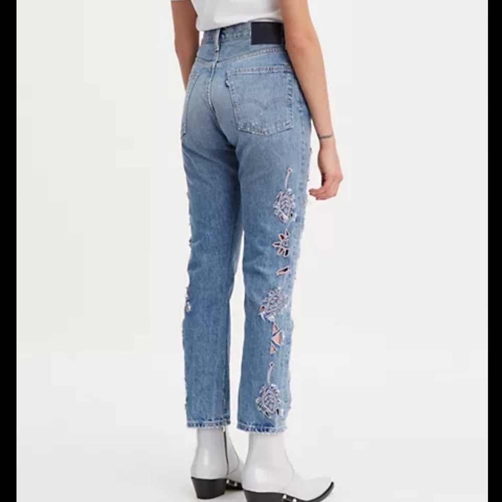 Levi’s Limited Edition Crop Cutout Jeans